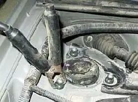 Automobile Jumper Cable Negative Connection